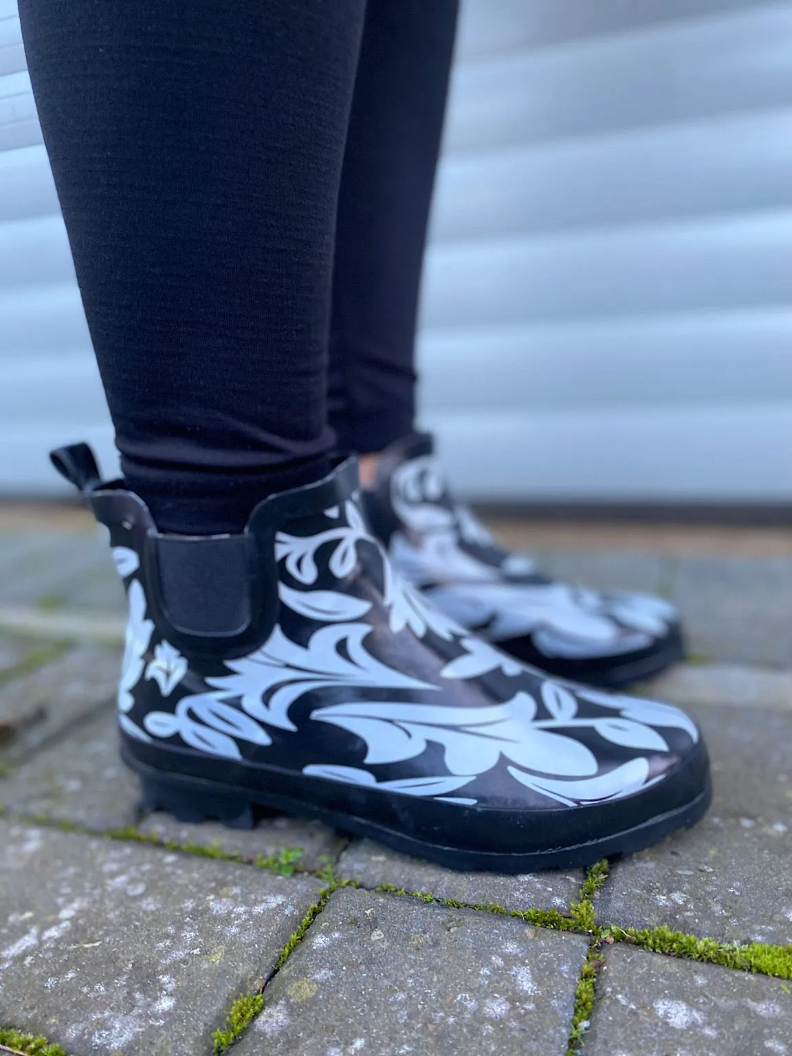 Black Leaf Pattern Ankle Wellie