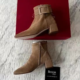 Roger Vivier So Vivier buckled suede ankle boots