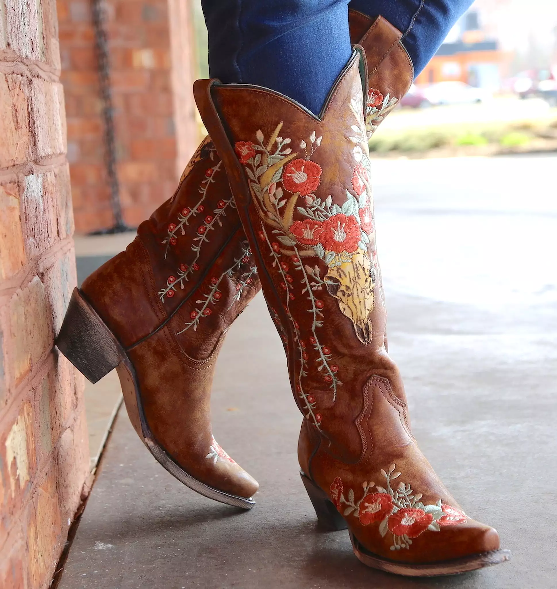 Western Cowgirl Embroidery Boots Pointed Toe Chunky Heel Western Mid Calf Boots